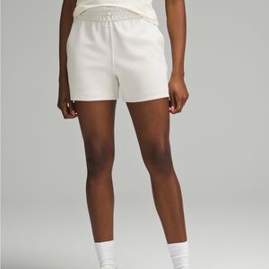 nwot lululemon high rises 4’ soft stream shorts MAKE AN OFFER